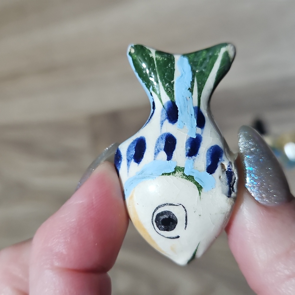 Vintage Mexican Tonala Ceramic Glazed Koi Fish Toucan Frog On Mushroom Figurines - Picture 6 of 16